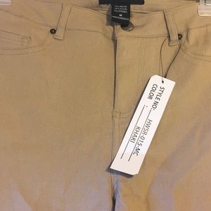 Khaki capri